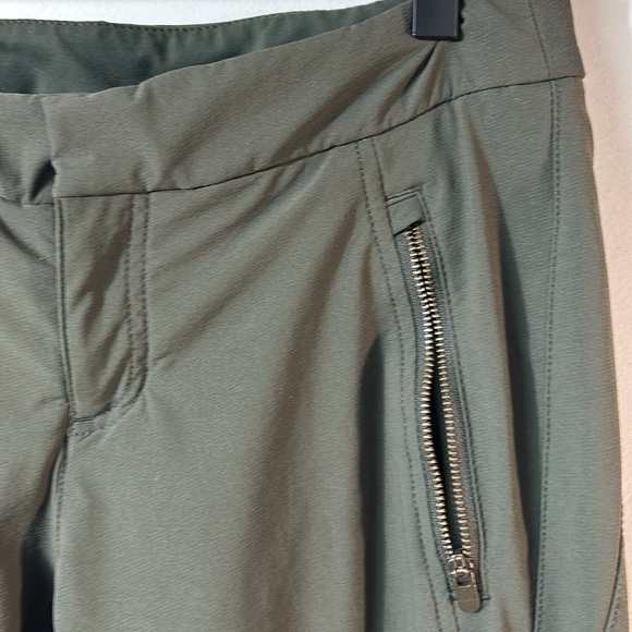 Athleta nylon pants with zippered pkts & ankle size 4. Ex. Cond. - Picture 3 of 10